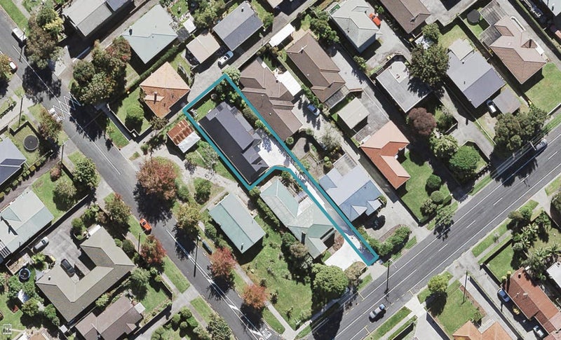 73A Hutchinson Avenue, New Lynn, Auckland - Carousel 1
