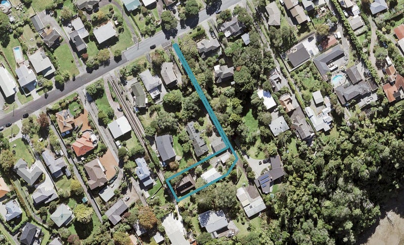1/130 Cliff View Drive, Green Bay, Auckland - Carousel 1
