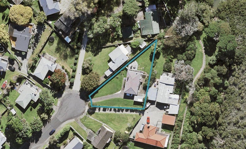 11 Packham Place, Beach Haven, Auckland - Carousel 1