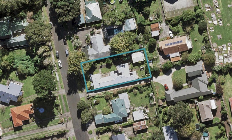 13 Scott Avenue, Mangere Bridge, Auckland - Carousel 1