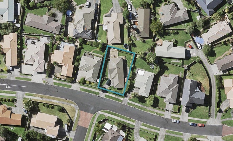 12 Elderberry Road, Burswood, Auckland - Carousel 1