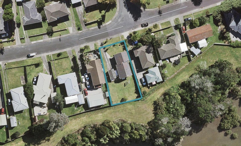 28 Sunline Avenue, Massey, Auckland - Carousel 1