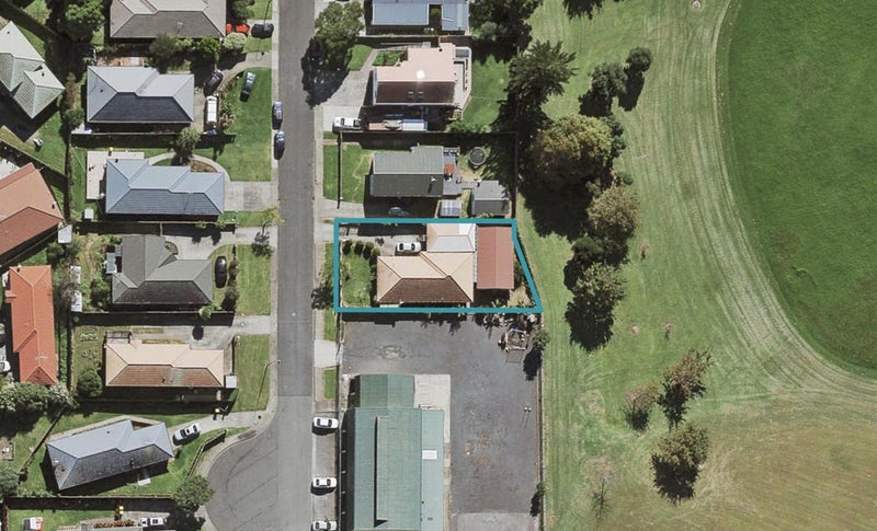 26 Freda Place, Favona, Auckland - Carousel 1