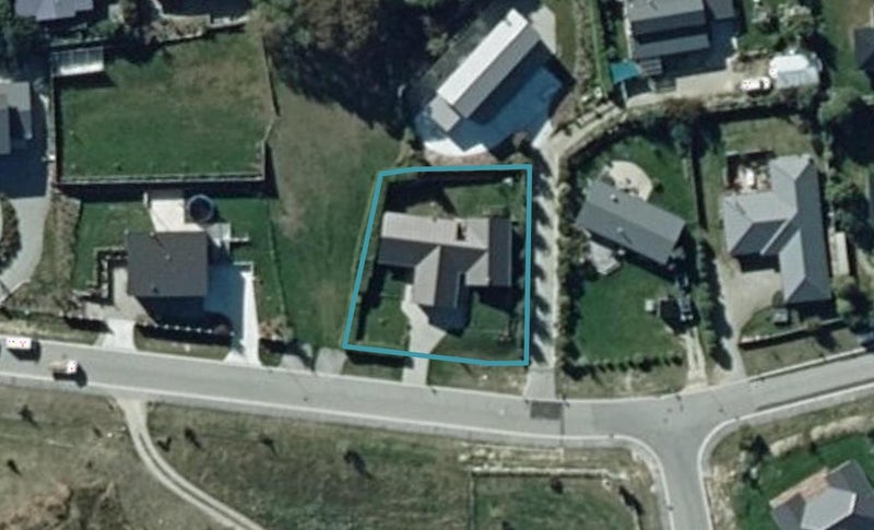 15 Moraine Place, Wanaka - Carousel 1
