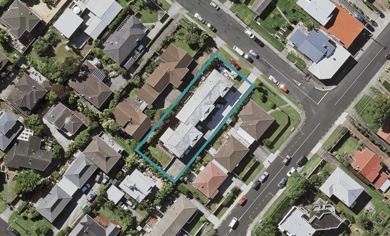 1/4 Quebec Road, Milford, Auckland - Carousel 1