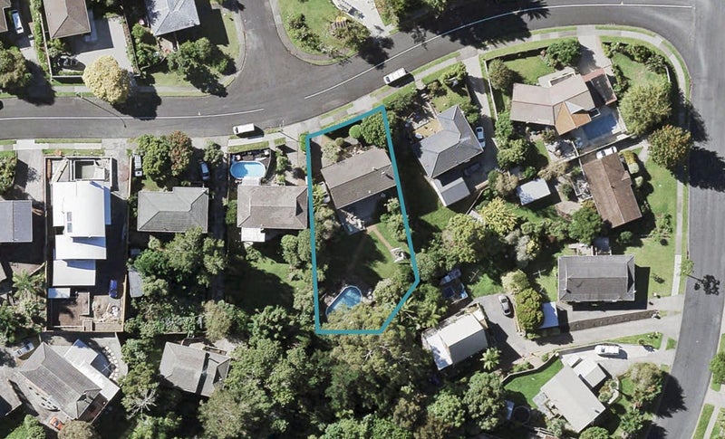 81 Advene Road, Cockle Bay, Auckland - Carousel 1