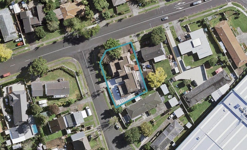 10B Walter Strevens Drive, Conifer Grove, Takanini - Carousel 1