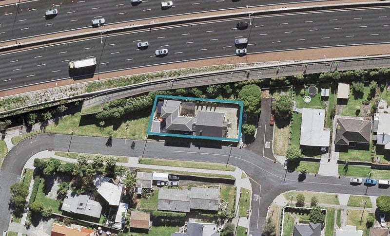 30 Warwick Street, Morningside, Auckland - Carousel 1