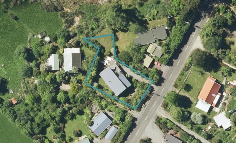 1701 Queen Charlotte Drive, Picton - Carousel 1