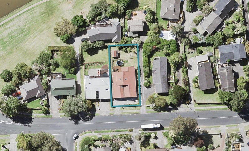 75 Glencoe Road, Browns Bay, Auckland - Carousel 1