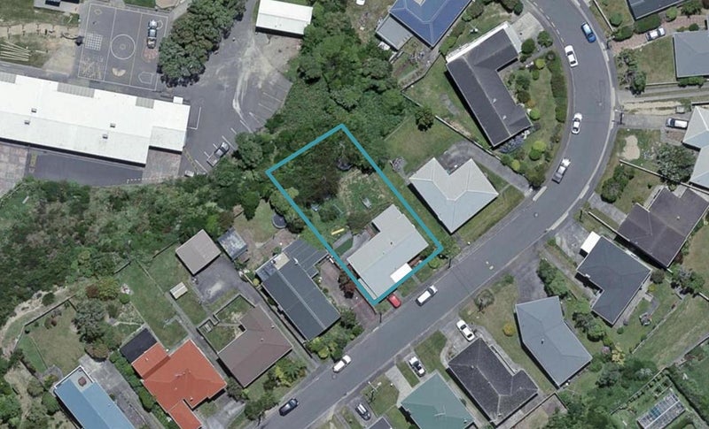 26 Bancroft Terrace, Newlands, Wellington - Carousel 1