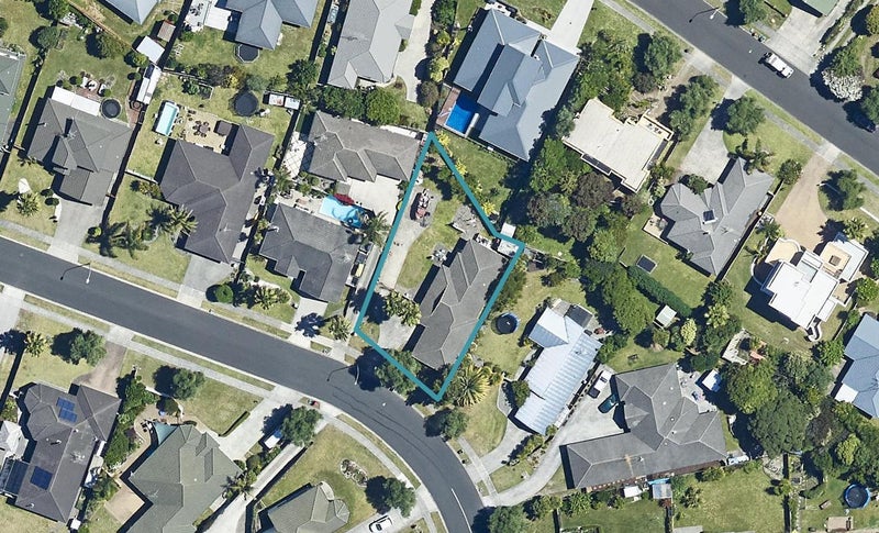 14 Corinth Grove, Papamoa Beach, Papamoa - Carousel 1