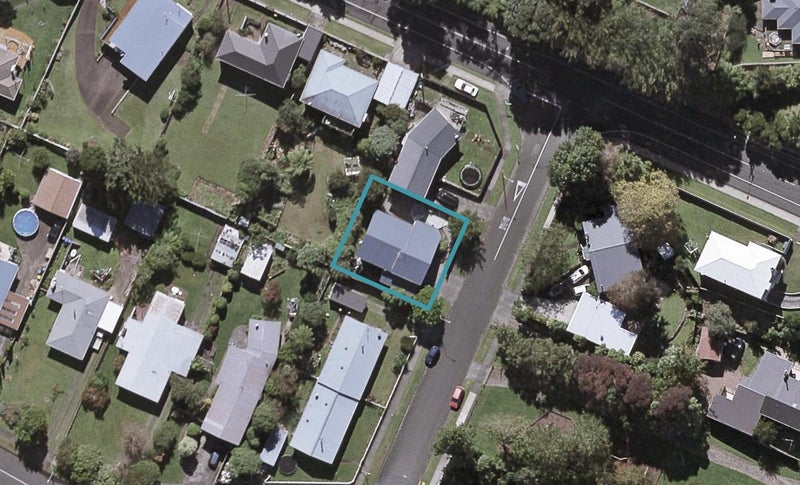 2A Bromley Place, Westown, New Plymouth - Carousel 1