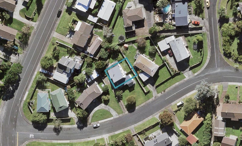 6B St Catherine Crescent, West Harbour, Auckland - Carousel 1