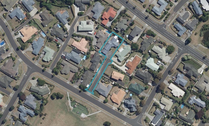 64 Ayrshire Drive, Grandview Heights, Hamilton - Carousel 1