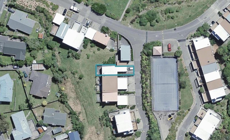 40 Saddleback Grove, Karori, Wellington - Carousel 1