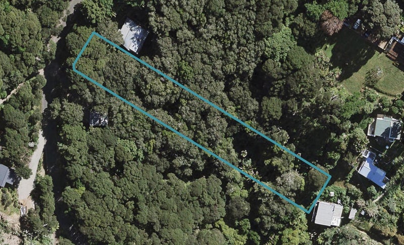 20 Beresford Avenue, Surfdale, Waiheke Island - Carousel 1
