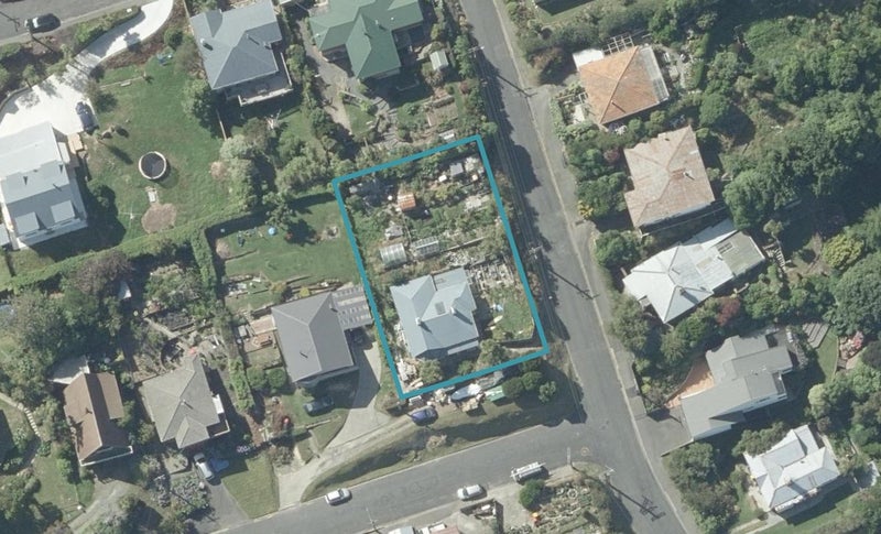 21 Athol Place, Ravensbourne, Dunedin - Carousel 1