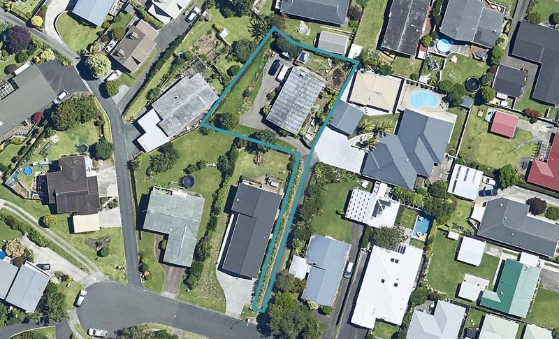 15 Pamela Place, Otumoetai, Tauranga - Carousel 1