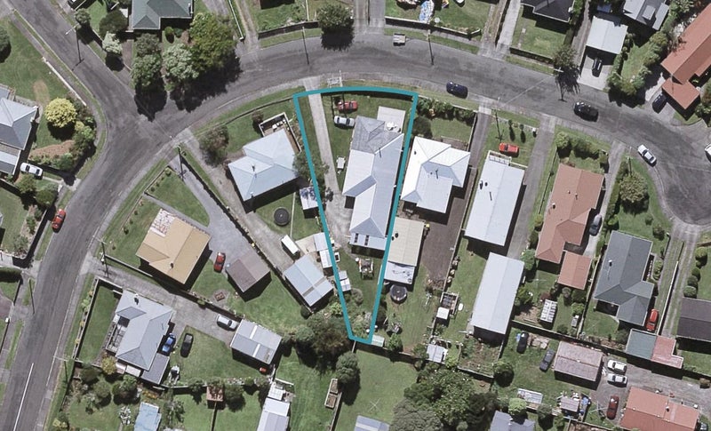 12 Rata Street, Upper Vogeltown, New Plymouth - Carousel 1