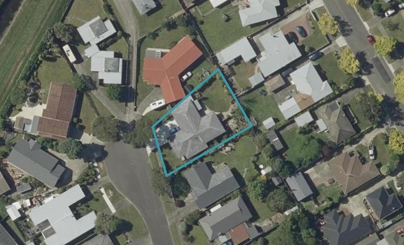 12 Hollows Crescent, Takaro, Palmerston North - Carousel 1