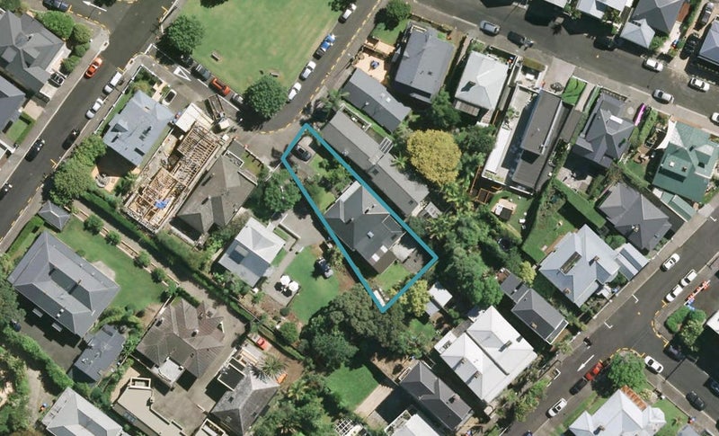 9 Selby Square, Saint Marys Bay, Auckland - Carousel 1