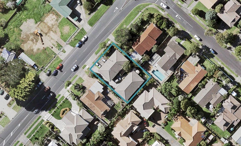 1/2 Whitford Road, Howick, Auckland - Carousel 1