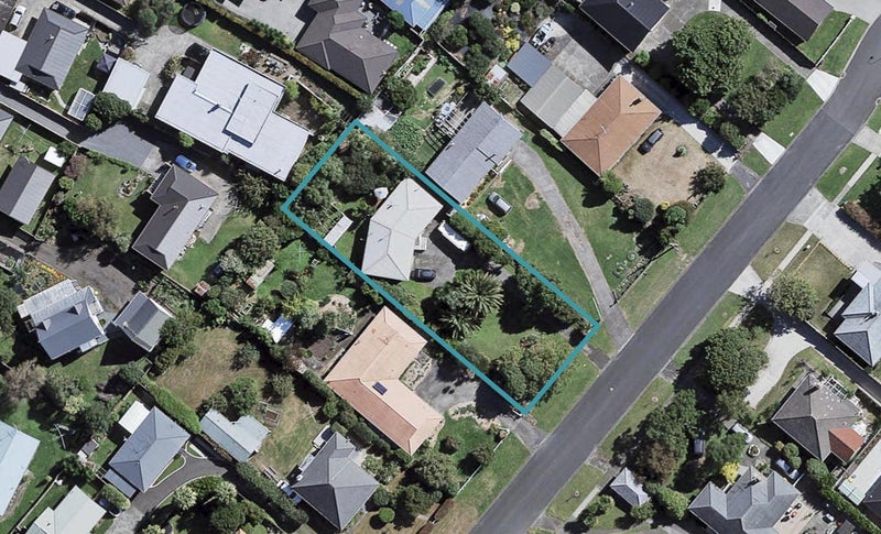 10 Owens Road, Waiuku, Waiuku - Carousel 1