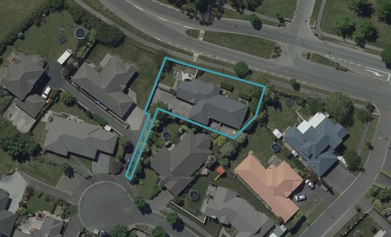 6 Bezar Green, Aidanfield, Christchurch - Carousel 1