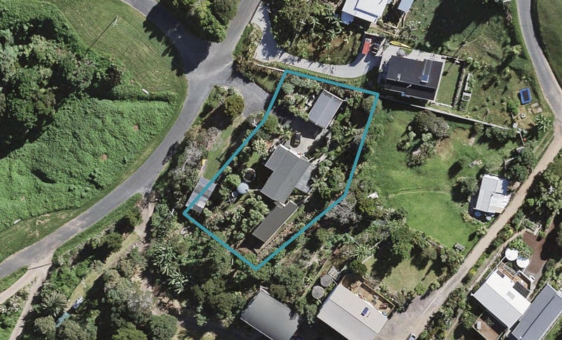 16 Park Road, Surfdale, Waiheke Island - Carousel 1