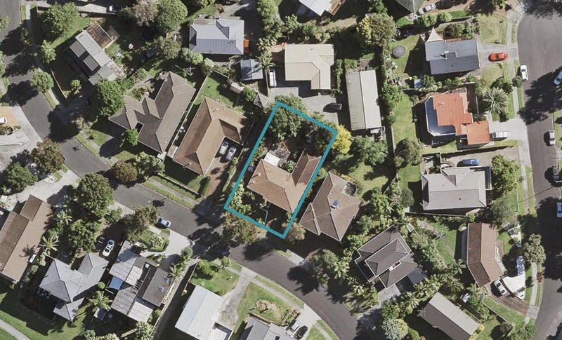 30 St Annes Crescent, Wattle Downs, Auckland - Carousel 1