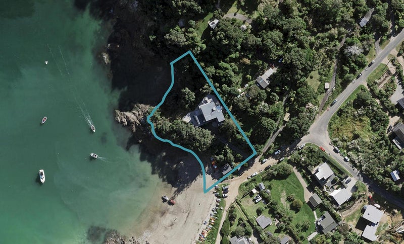 121 Great Barrier Road, Oneroa, Waiheke Island - Carousel 1