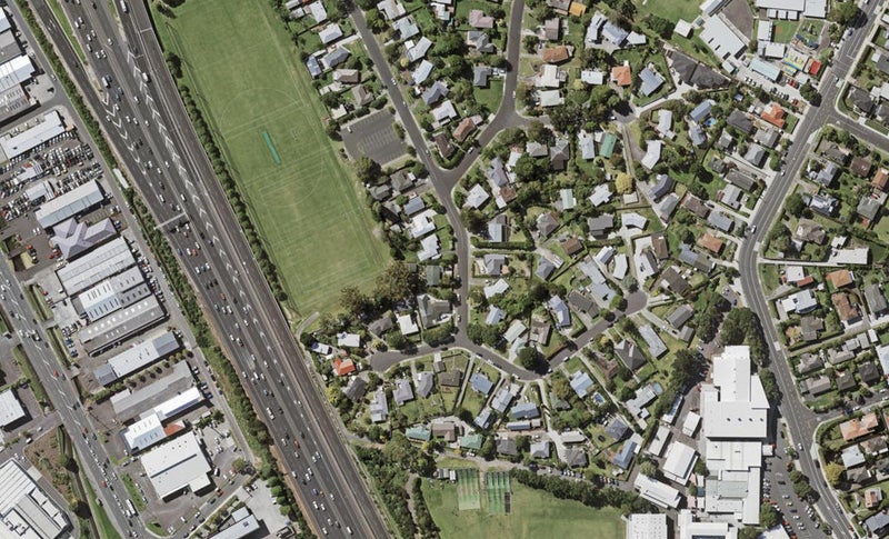 81A Bond Crescent, Forrest Hill, Auckland - Carousel 1