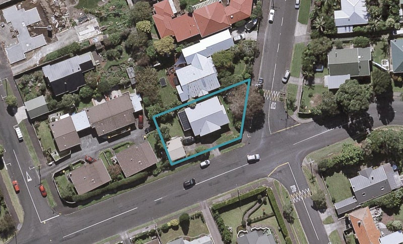 68 Paynters Avenue, Strandon, New Plymouth - Carousel 1