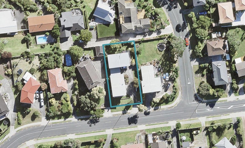 1/111 Glamorgan Drive, Torbay, Auckland - Carousel 1