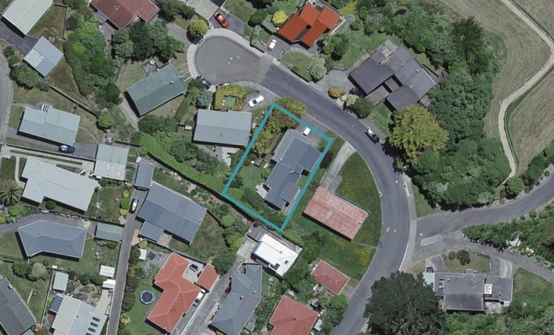 3 Bushland Grove, Paparangi, Wellington - Carousel 1