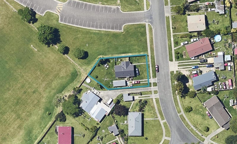 11 Cutler Crescent, Whakatane, Whakatāne - Carousel 1