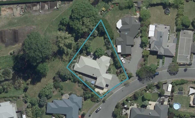 8 Smacks Close, Harewood, Christchurch - Carousel 1