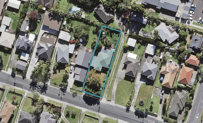 29 Strid Road, Te Atatu South, Auckland - Carousel 1
