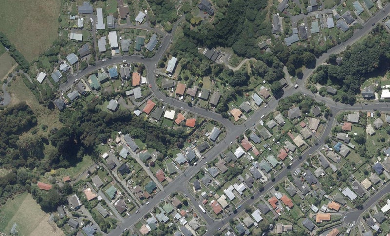 5 Honeystone Street, Helensburgh, Dunedin - Carousel 1