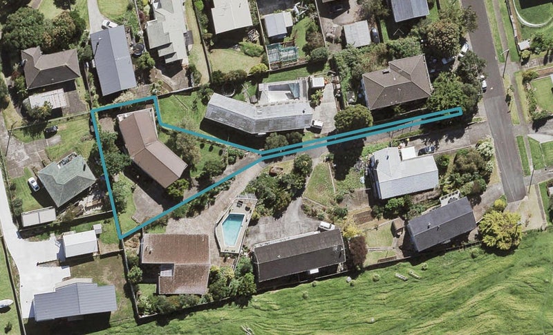 5 Conifer Lane, Mangere Bridge, Auckland - Carousel 1