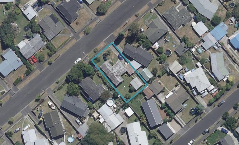 33 Cecil Street, St Andrews, Hamilton - Carousel 1