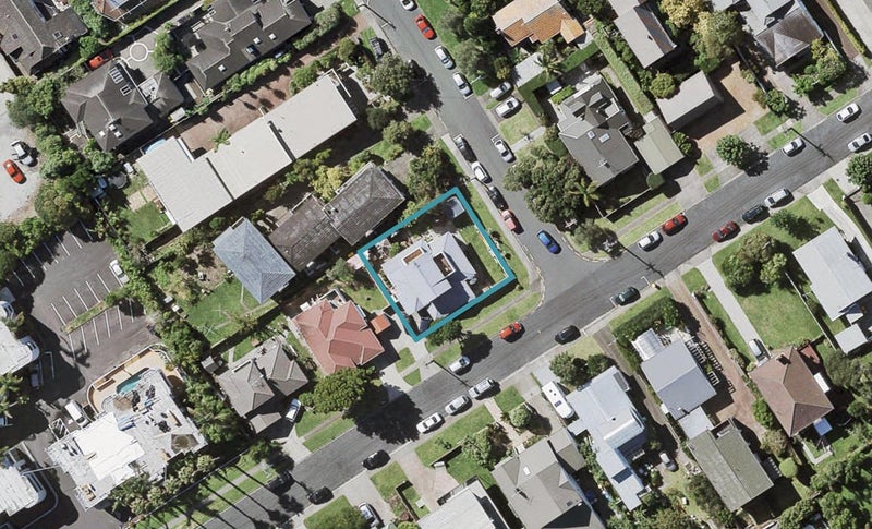 4A Rewiti Avenue, Takapuna, Auckland - Carousel 1