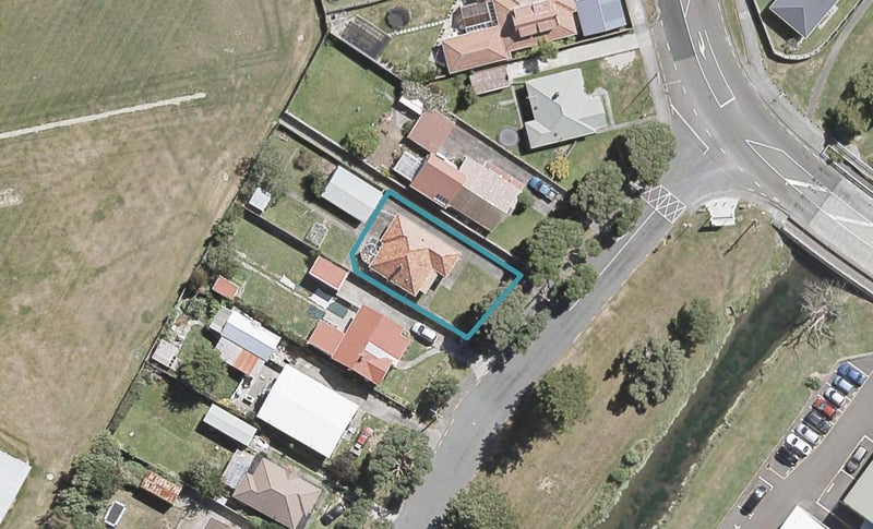 95 Riverside Drive South, Waiwhetu, Lower Hutt - Carousel 1