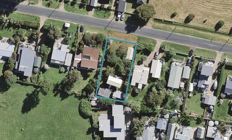 19 Rata Street, Oneroa, Waiheke Island - Carousel 1