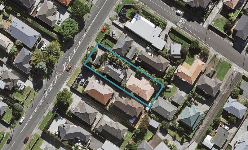 46A Hayr Road, Three Kings, Auckland - Carousel 1