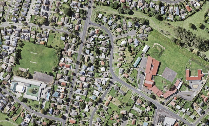 11 Farringdon Street, Glen Innes, Auckland - Carousel 1