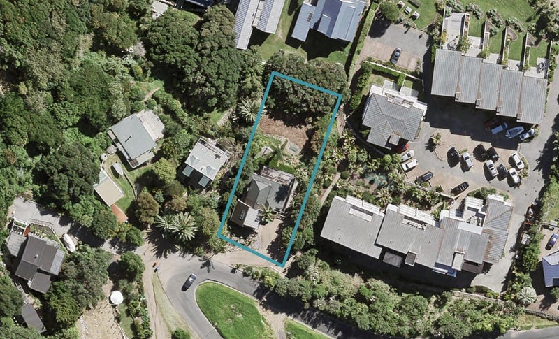 10 Seventh Avenue, Onetangi, Waiheke Island - Carousel 1