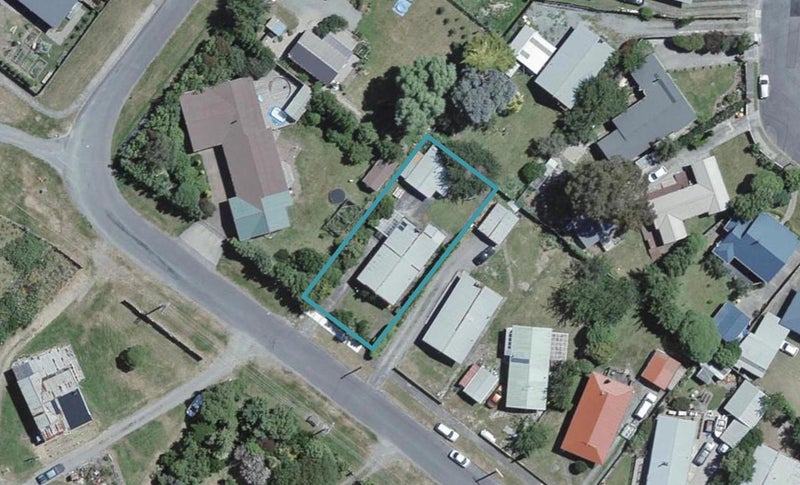 61 Woodward Street East, Featherston - Carousel 1