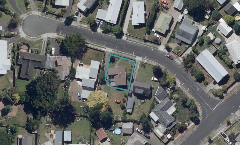 5 Camellia Place, Hamilton Lake, Hamilton - Carousel 1